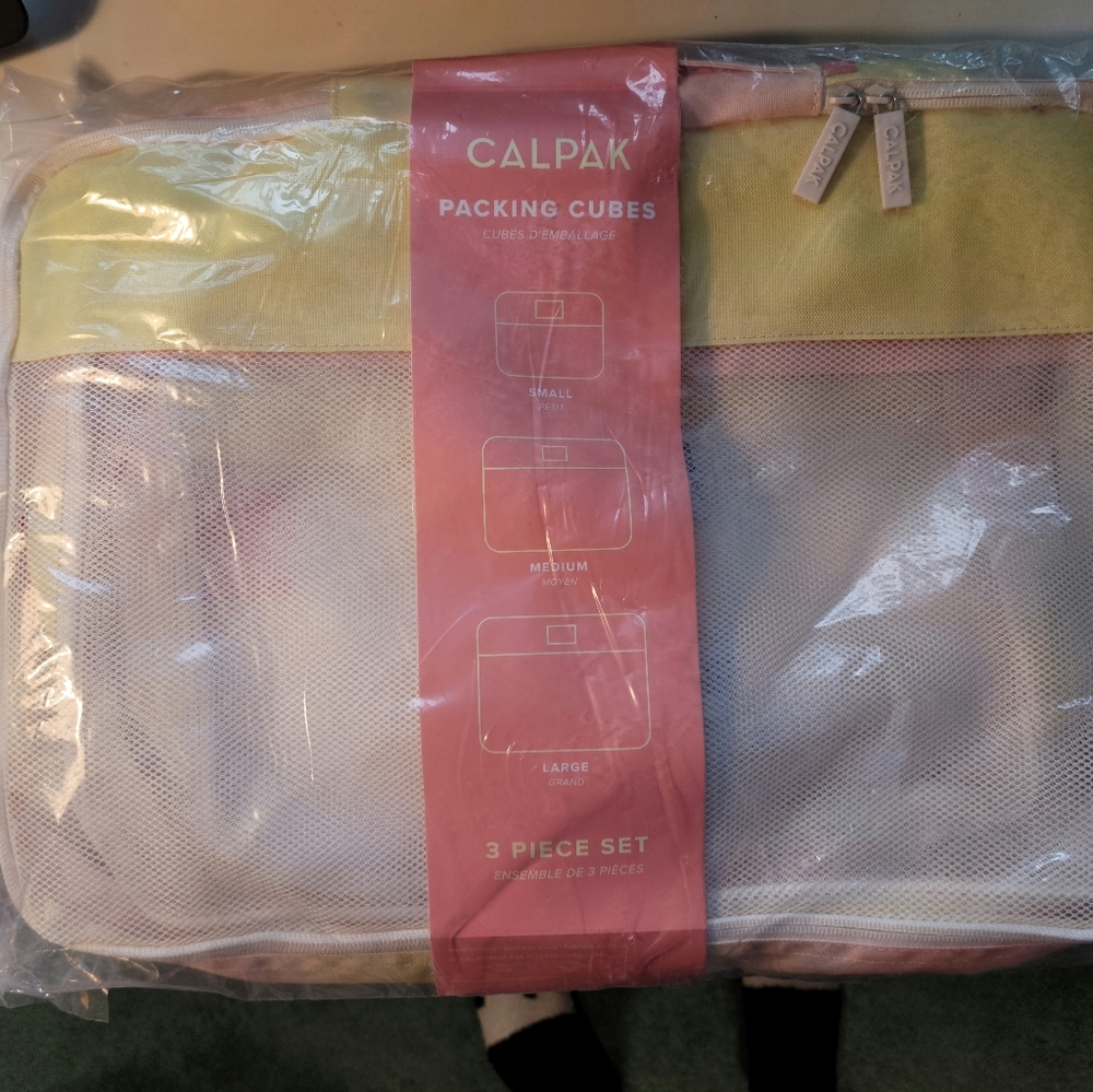 Packing cubes, new in packaging